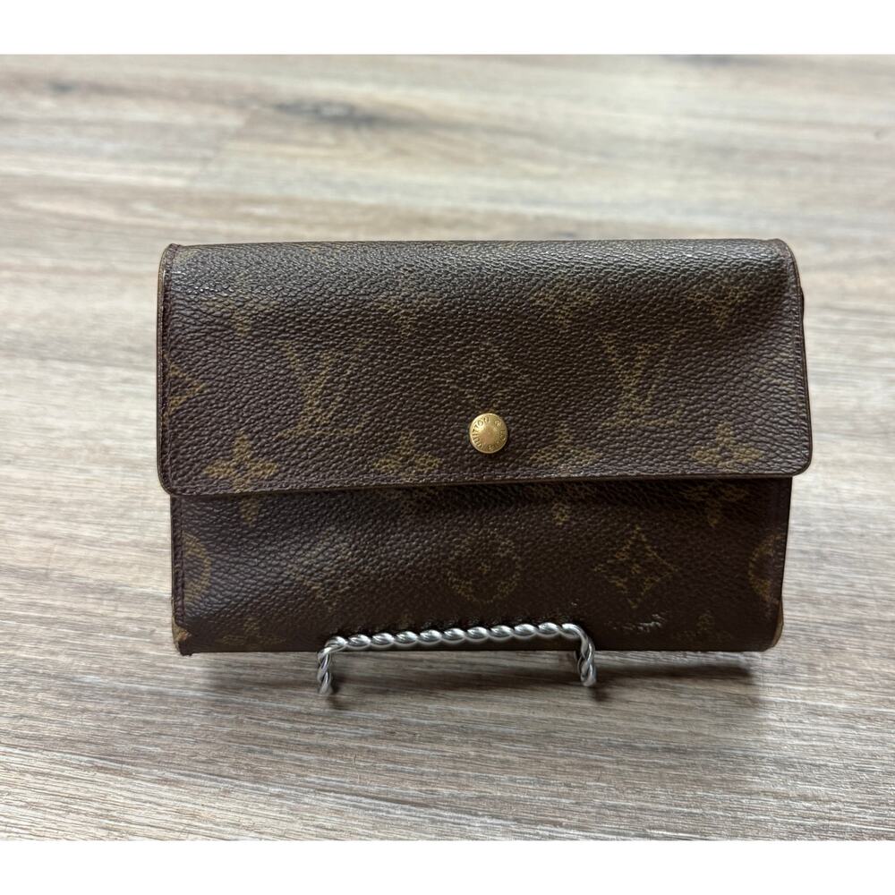LOUIS VUITTON Monogram Sarah Vintage Button Canvas Wallet MB1010